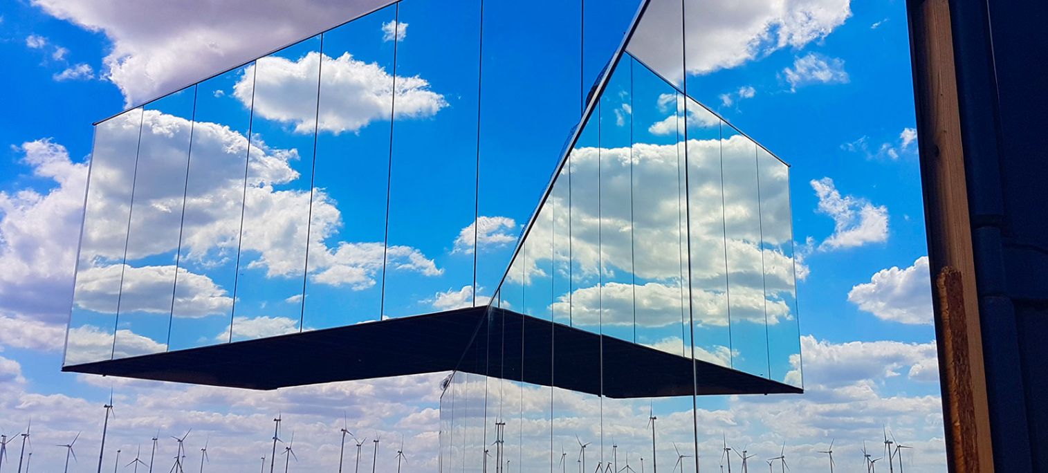 SPIEGELARCHE in der Landschaft